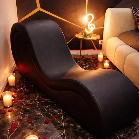 L Instant Secret , Lejlighed Éloise